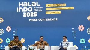 INDUSTRI-HALAL-Konferensi-Pers-Halal-Indo-di-Kantor-Kementerian-Perindustrian.jpg