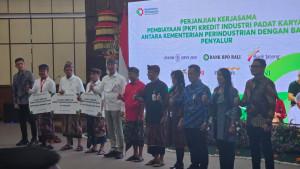 INDUSTRI-PADAT-KARYA-Menteri-Perindustrian-Agus-Gumiwang-Kartasasmita.jpg