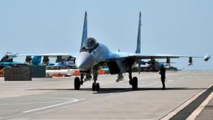 INVASI-UKRAINA-Jet-tempur-Sukhoi-Su-35-milik-Angkatan-Udara-Rusia.jpg