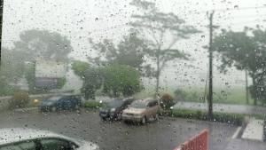 Ilustrasi-hujan-di-depan-gedung-asdfawef.jpg