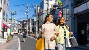 Ilustrasi-wanita-travelling-2.jpg