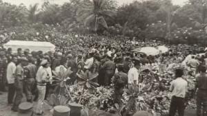 Iring-iringan-pengangkatan-peti-jenazah-para-perwira-korban-G30S.jpg