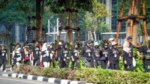 JALAN-SEHAT-Warga-kelurahan-Senayan-Jakarta.jpg