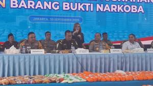 Jakarta-Dwi-Antoro-menerangkan-total-29-t.jpg