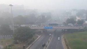Jalanan-di-new-Delhi-Terututup-Kabut-Beracun-Akibat-Polusi-Udara.jpg