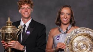 Jannik-Sinner-dan-Iga-Swiatek-dua-juara-turnamen-tenis-Wimbledon.jpg