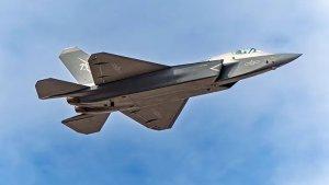 Jet-tempur-generasi-kelima-Shenyang-J-35A-buatan-China.jpg