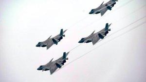 Jet-tempur-siluman-J-20.jpg