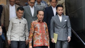 Jokowi-Laporkan-Tudingan-Ijazah-Palsu-ke-Polda-Metro_20250430_134700.jpg