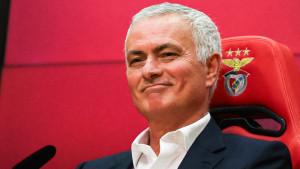 Jose-Mourinho-diperkenalkan-Benfica-sebagai-pelatih-baru.jpg