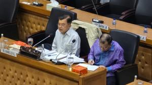 Jusuf-Kalla-saat-menghadiri-RDPU-dengan-Baleg-DPR-RI.jpg