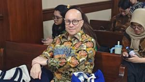 KEMBALIKAN-ASET-Sidang-perkara-dugaan-korupsi-investasi-fiktif-PT-Taspen.jpg