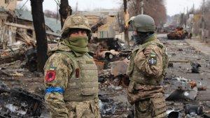 KENDARAAN-MILITER-RUSIA-Anggota-kelompok-militer-Ukraina.jpg