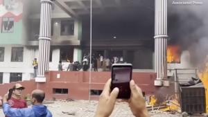 KERUSUHAN-DI-NEPAL-MELUAS-10092025.jpg