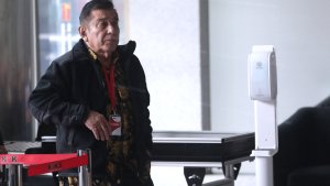 KPK-Periksa-Ketua-Umum-PP-Japto-Soerjosoemarno_20250226_102848.jpg