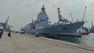 KRI-Brawijaya-320-tiba-di-Dermaga-107-Tanjung-Priok.jpg
