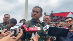 KSAD-Jenderal-TNI-Maruli-Simanjuntak-di-sela-pameran-alutsista-TNI-Fair-2025-Monas.jpg