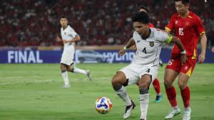 Kadek-Arel-duel-di-laga-Indonesia-vs-Vietnam-Final-Piala-AFF-U23.jpg