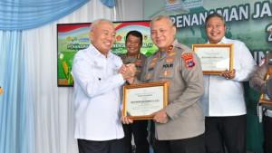 Kapolda-Kalsel-terima-penghargaan-karena-berhasil-wujudkan-swasembada-jagung.jpg