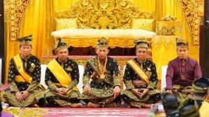 Kapolri-Listyo-Sigit-Prabowo-anugerah-Adat-Ingatan-Budi-atas-penanganan-Karhutla-Riau.jpg