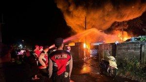 Kebakaran-Gudang-Rongsokan-1-Korban-Tewas.jpg