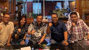 Kebersamaan-kru-Tribun-bersama-Gubernur-Jawa-Tengah-Ahmad-Luthfi.jpg