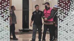 Kejagung-Tetapkan-Bos-Sritex-Tersangka-Korupsi-Kredit_20250521_233349.jpg