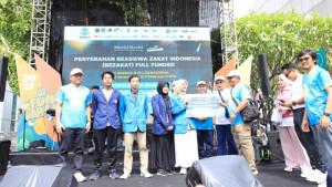 Kemenag-Serahkan-Beasiswa-Zakat_1.jpg