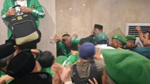 Keributan-terjadi-di-area-Muktamar-PPP-yang-digelar-di-kawasan-Ancol.jpg