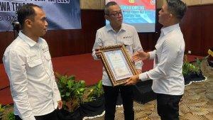 Ketua-BNSP-Syamsi-Hari-Dapat-Penghargaan-dari-Bareskrim-Polri.jpg