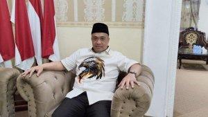 Ketua-DPRD-HST-Hendra-Suriadi-Undur-Diri.jpg