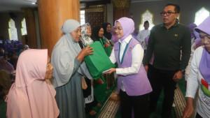 Ketua-Dewan-Pembina-DPP-Perempuan-Bangsa-Rustini-Muhaimin-korban-banjir-Denpasar-Bali.jpg