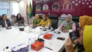 Ketua-Fraksi-Partai-Golkar-DPR-RI-Sarmuji-dalam-workshop-personal-branding-Pengajian-Al-Hidayah.jpg