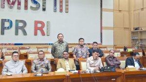 Ketua-Komisi-III-DPR-RI-Habiburokhman-dan-konferensi-pers-Revisi-KUHAP.jpg