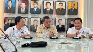 Ketua-Umum-IKA-UNTIRTA-Lamhot-Sinaga-dan-Ketua-UNTIRTA-Lampung-Mohammad-Hatta.jpg