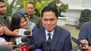 Ketua-Umum-PSSI-Erick-Thohir-usai-bertemu-Presiden-Prabowo-Subianto-di-Istana-Kepresidenan.jpg