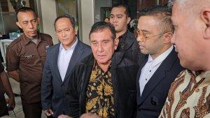 Ketua-Umum-Pemuda-Pancasila-Japto-Soerjosoemarno-usai-diperiksa-KPK.jpg