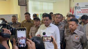 Ketua-Umum-Tani-Merdeka-Don-Muzakir-memberi-keterangan-kepada-wartawan.jpg
