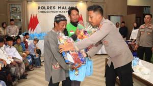 Khitan-massal-gratis-di-Polda-Jatim.jpg