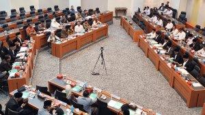 Komisi-VIII-DPR-RI-rapat-raker-dengan-Menteri-Agama-Nasaruddin-Umar-dan-Kepala-BPIH-haji-2025.jpg