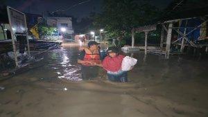 Kondisi-banjir-luapan-Sungai-Bengawan-Solo-merendam-permukiman-warga.jpg