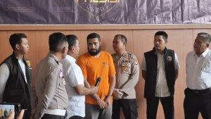 Konferensi-pers-Polres-Jakarta-Pusat-mengenai-penangkapan-pengacara-berinisial-S.jpg