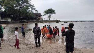 Kronologi-5-Wisatawan-Terseret-Ombak-di-Pantai-Lippo-Carita-Pandeglang-1-Orang-Tewas.jpg