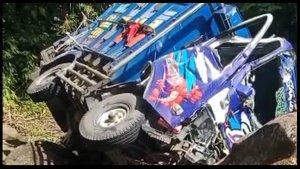 Kronologi-Mobil-Isuzu-Elf-Terjun-ke-Sungai-di-Lampung-Selatan-3-Orang-Tewas-dan-10-Lainnya-Terluka.jpg