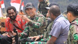 Letjen-TNI-Bambang-Trisnohadi-kunjungi-garis-depan-Papua.jpg