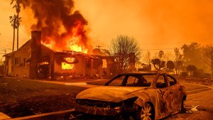 Los-Angeles-Membara-Diterjang-Kebakaran-Hebat_20250109_174119.jpg