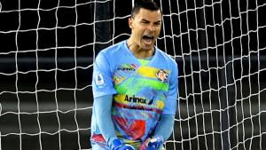 Luapan-emosi-kiper-Timnas-Indonesia-Emil-Audero-Mulyadi.jpg