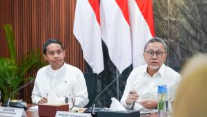MENHUT-RAJA-JULI-ANTONI-DAN-MENKO-PANGAN-ZULKIFLI-HASAN-21102025.jpg