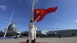 Melihat-Kapal-Induk-Raksasa-China-Fujian_20251113_140346.jpg