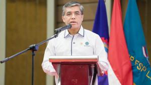 Menaker-Yassierli-di-Rapat-Kerja-Nasional-FSP-LEM-SPSI.jpg